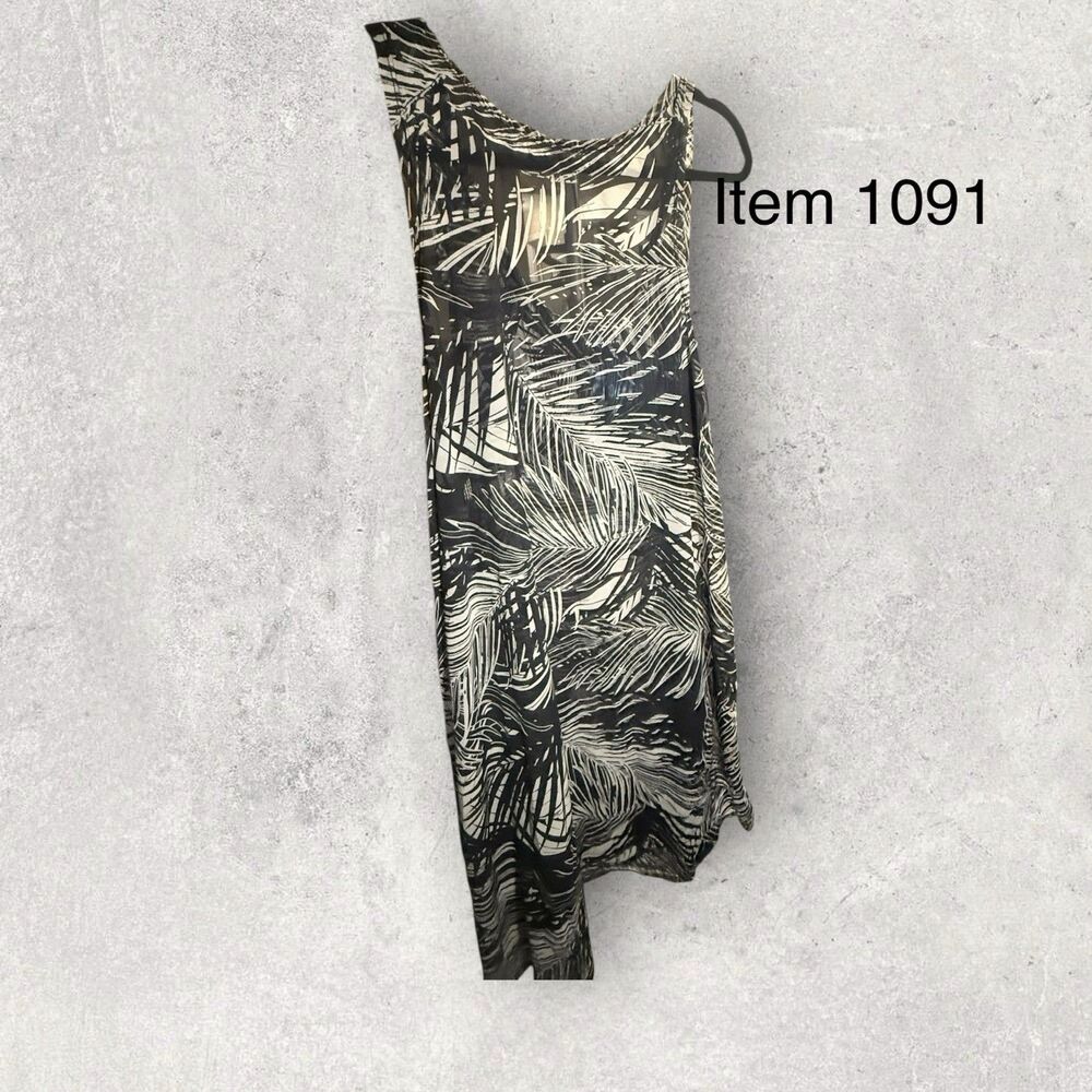 Black And White Palm Swimsuit Coverup One Size - Picture 3 of 3